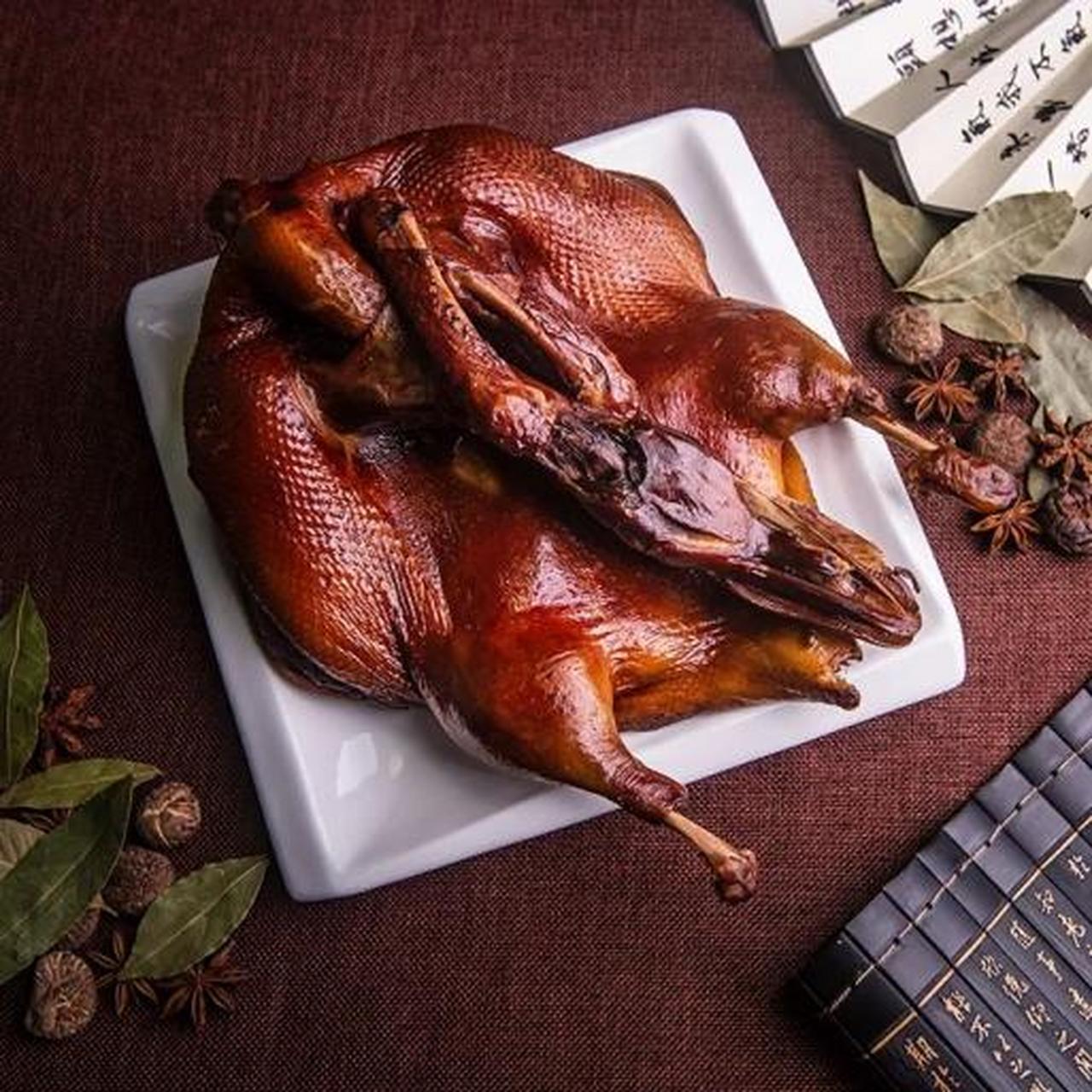 唐昌苏鸭子板鸭,是唐昌的著名特产,距今已有100年历史了.