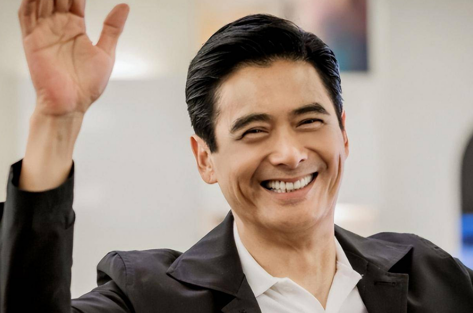 周润发说当演员很辛苦当明星很简单】近日,周润发在为新作宣传时谈到