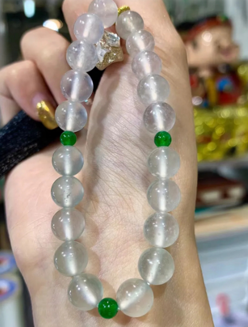 翡翠挂件# #点击头像看直播# 茅台白玻璃种手串,非常不亲民,大五几耨