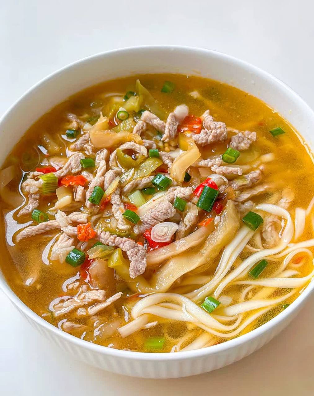 美味又开胃   简单又美味的榨菜肉丝面,是我家早餐的最爱.