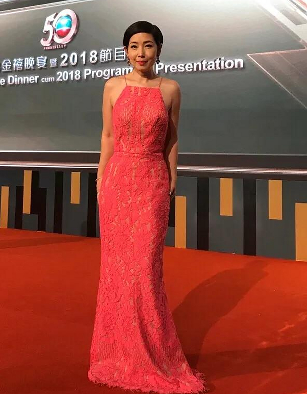 tvb的女主持黎芷珊,堪称"男神收割机",初恋是梁家辉,跟郑伊健和陈小春