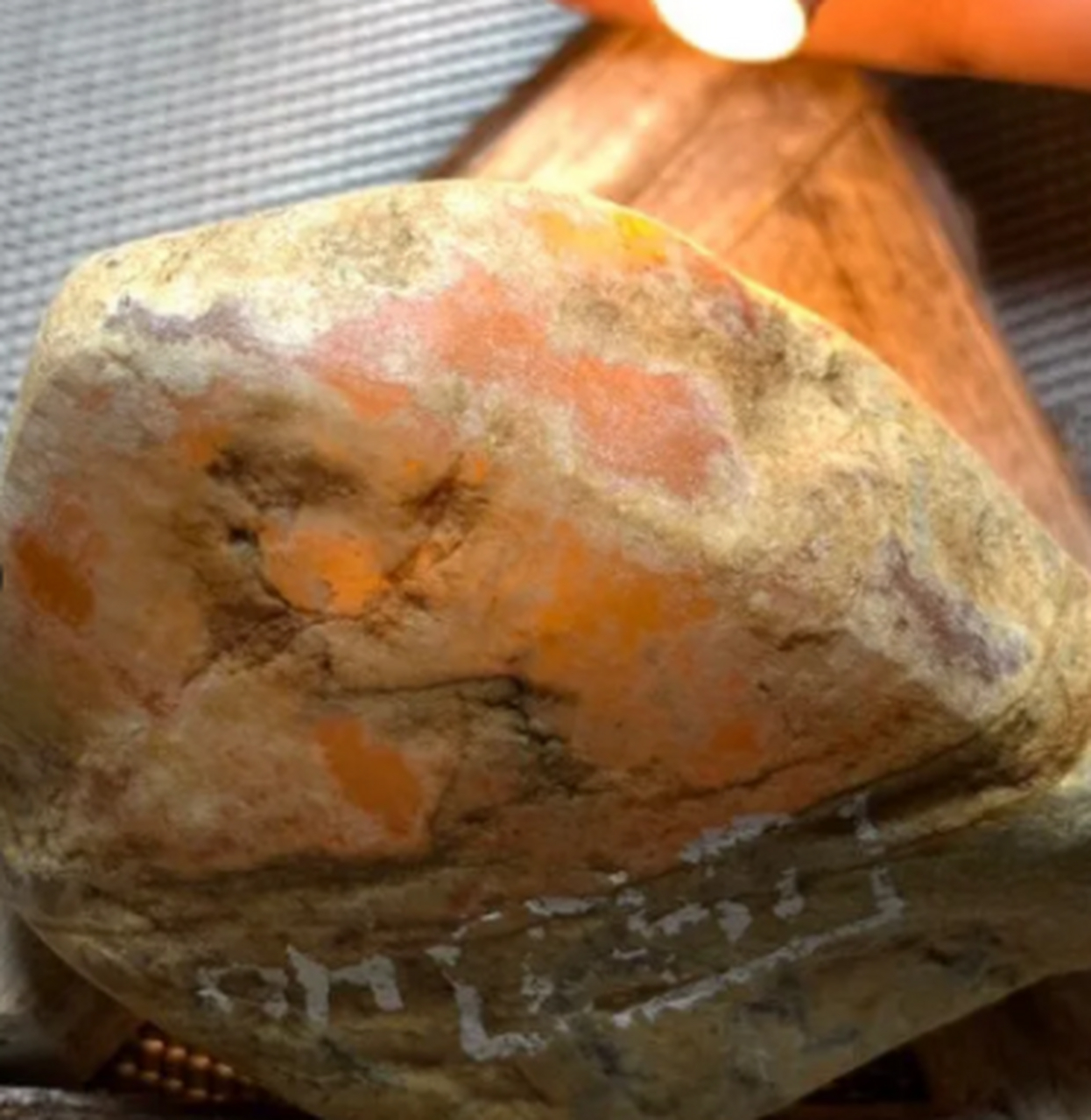 点击头像看直播##翡翠原石#老坑达马坎极品冰黄翡,大面积脱沙,肉趾谮