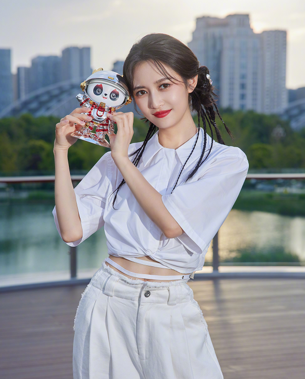 陈钰琪31岁生日快乐,期待后续更多优质的好作品.