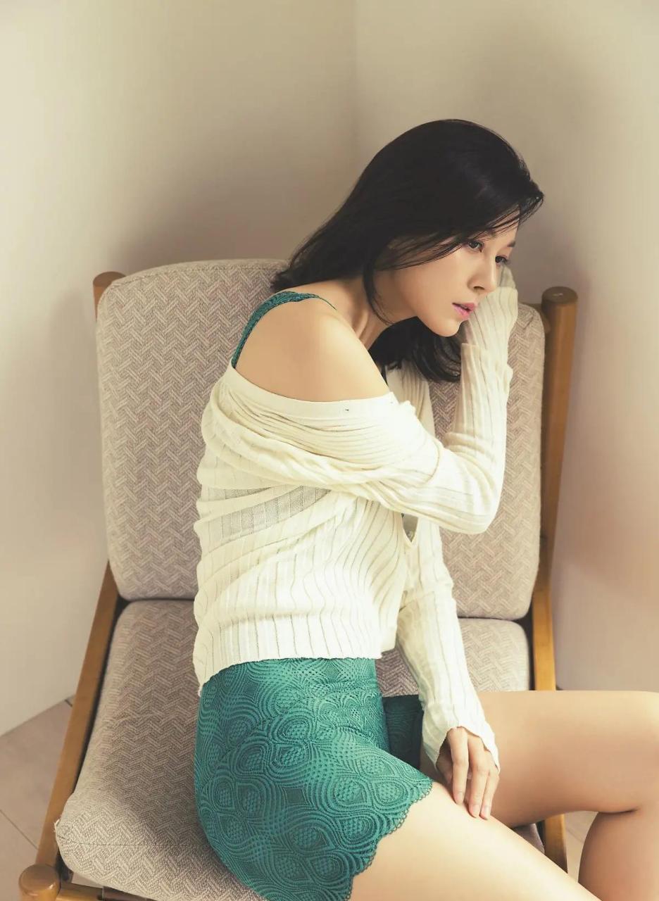 金荷娜 ha-neul kim,韩国演员,被称之为韩国"爱情喜剧片女王",代表作