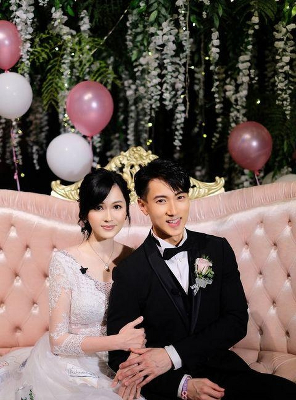 吴尊藉由带着妻子林丽莹登上大陆综艺节目《婚前21天》,不仅为她一圆