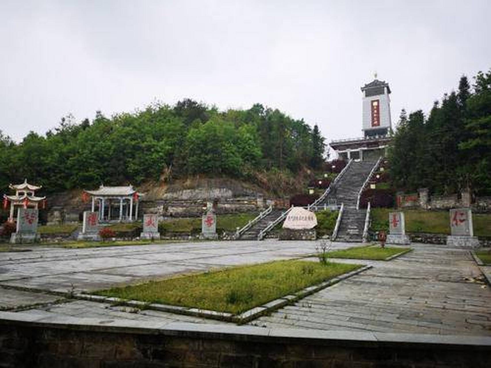 东佳书院的由来,由于此地山水佳秀,又处于义居之东,故名东佳"寄咏舒.