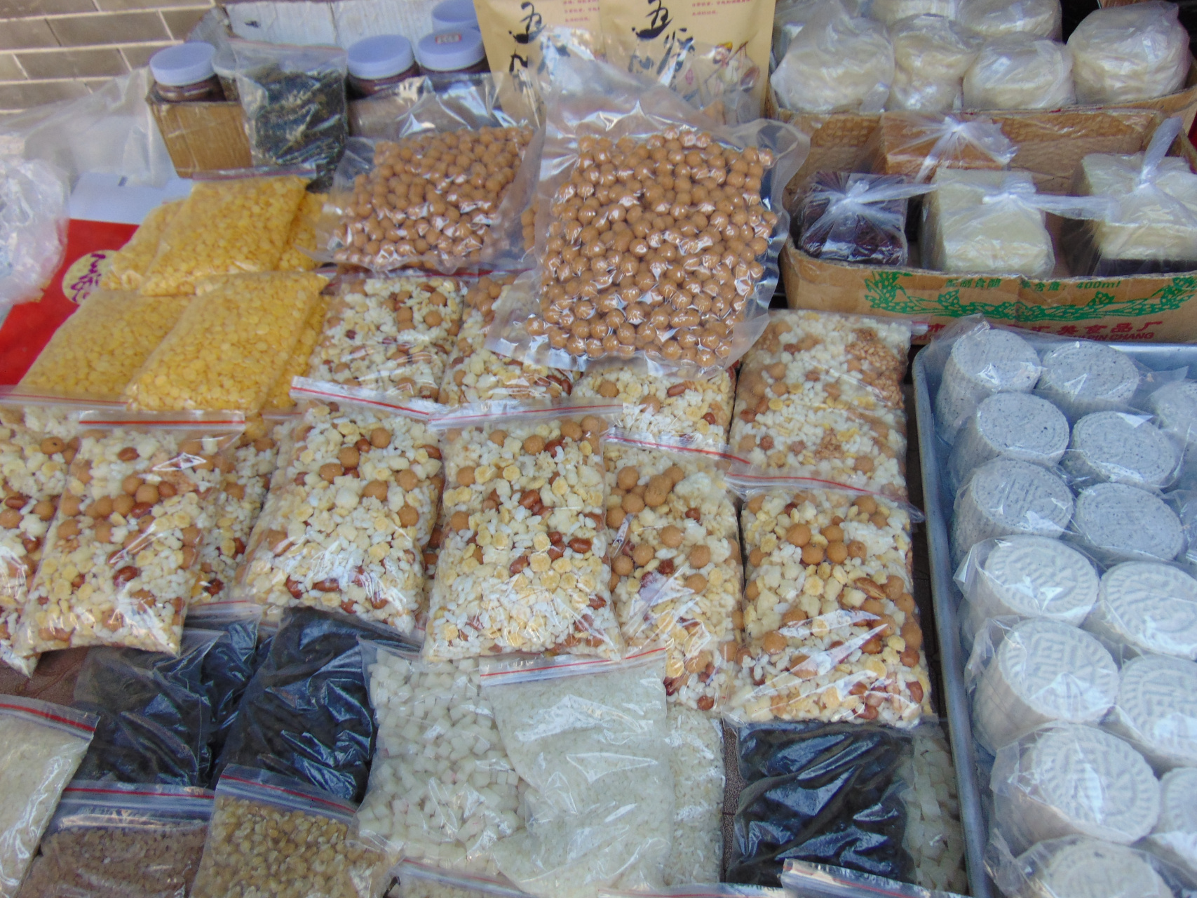 看亚运游杭州# 宜州怀远古镇的特产是八宝饭和糯米,还都是用碗装好