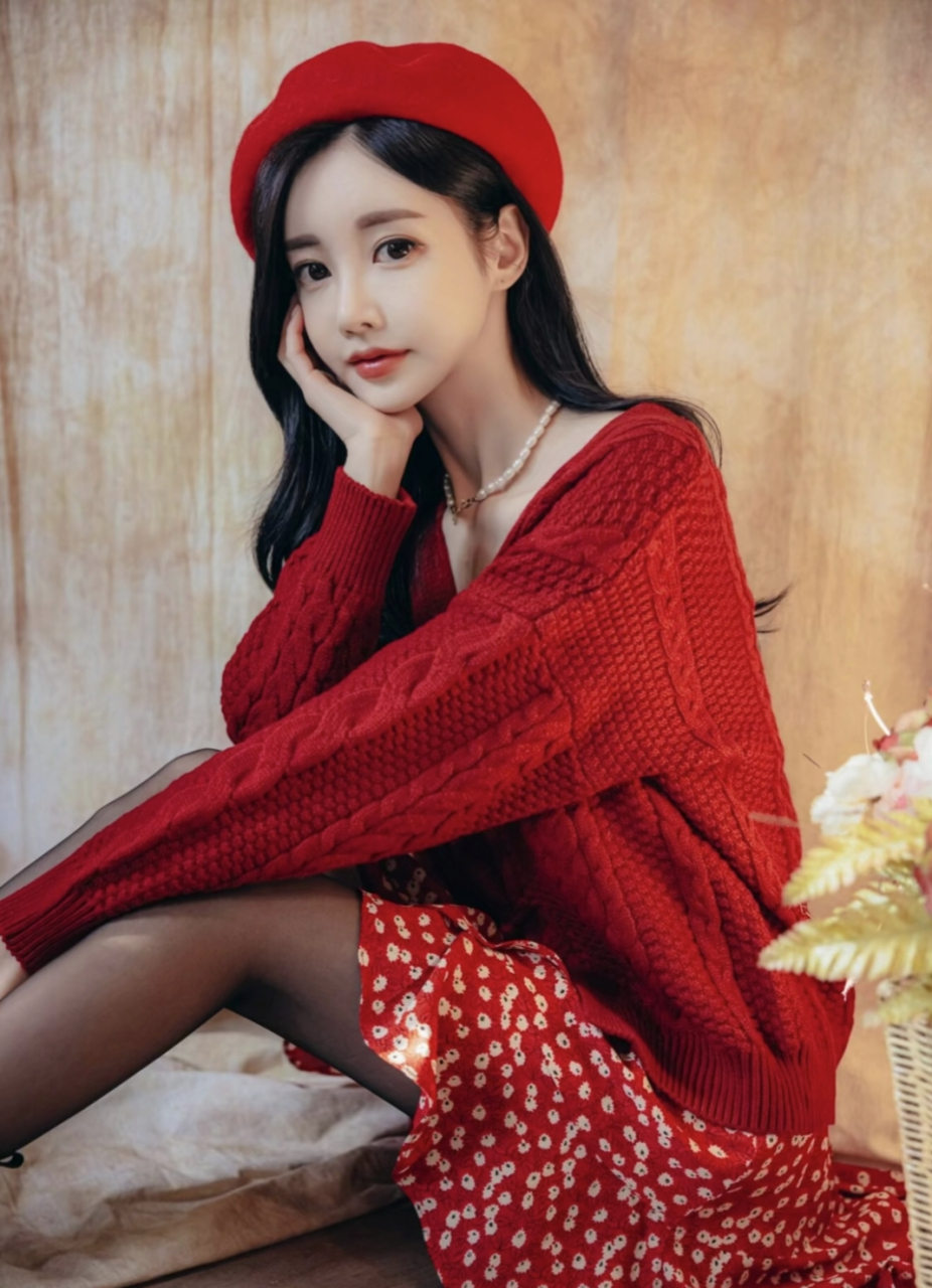 大美女孙允珠 轻松驾驭大红色衣裙[滑稽]