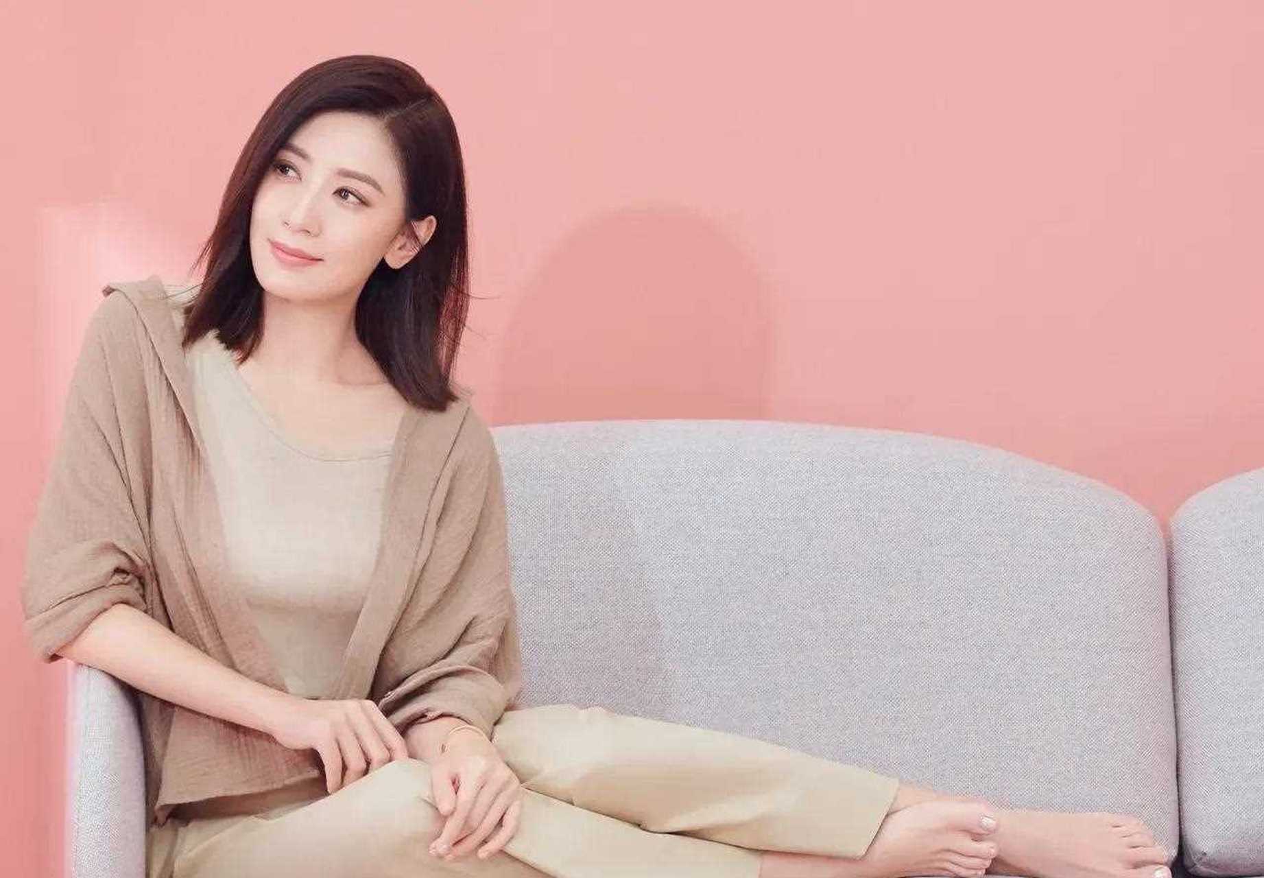 贾静雯最精美的一组写真 360度美得无死角 我绝不相信她有48岁 是的