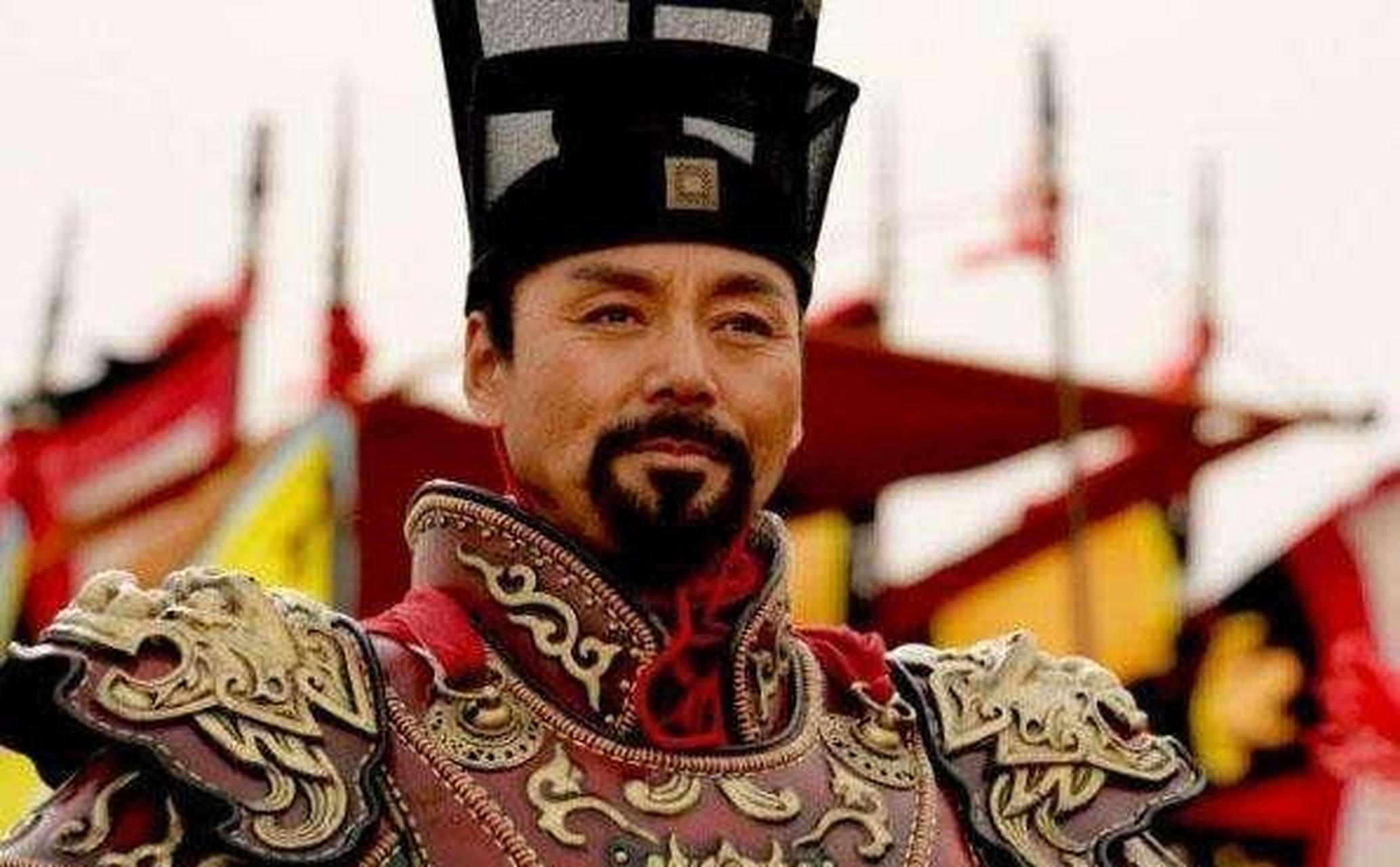 高俅回到家后,看到儿子一丝不挂的跪在雪中瑟瑟发抖,顿时心疼不已.