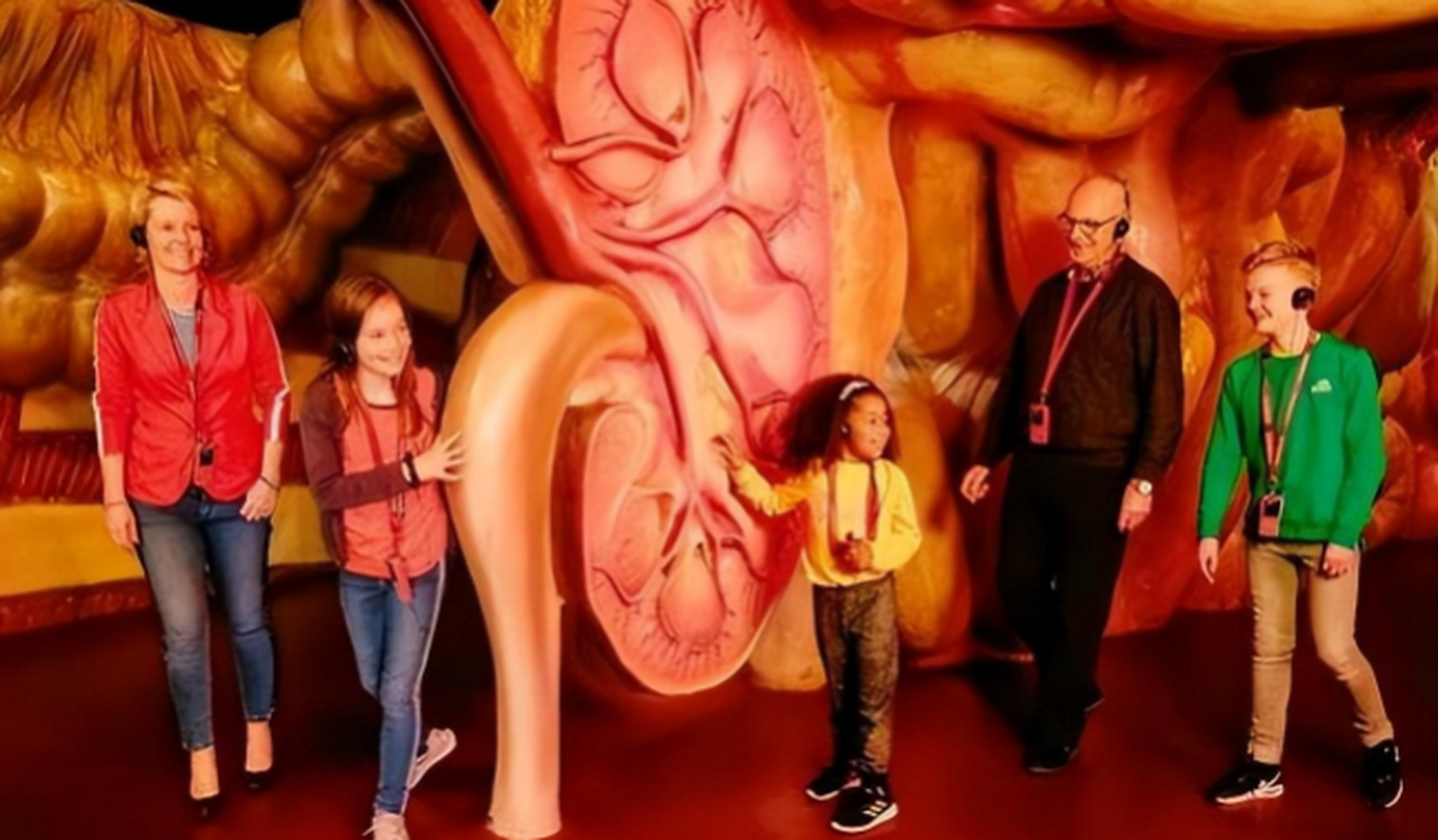 荷兰"重口味"博物馆,在女巨人身体里,你敢进去吗?