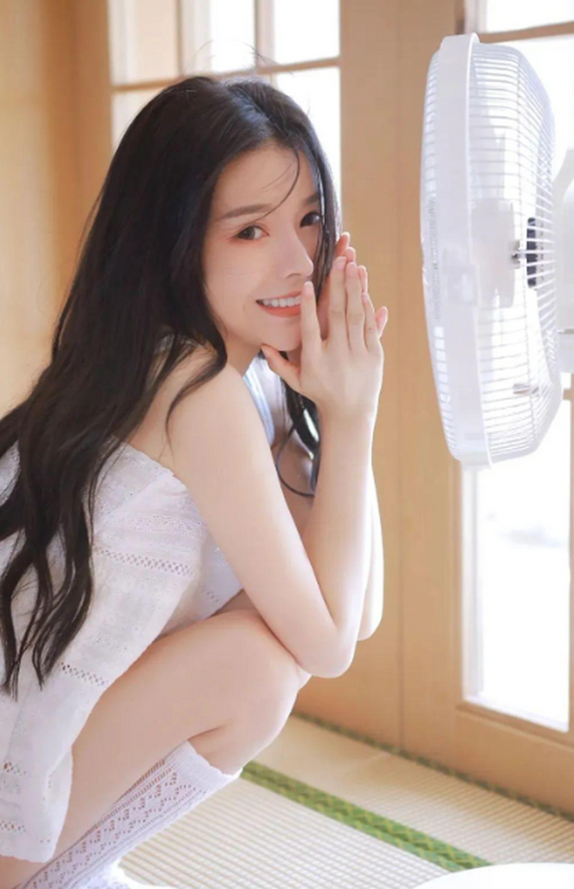 纯欲风美女居家写真