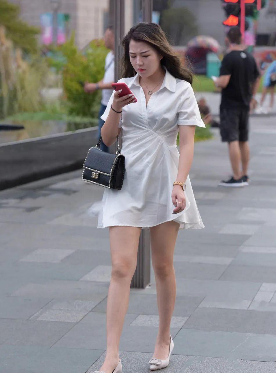 衬衫裙搭配高跟鞋,微胖女生也唯美