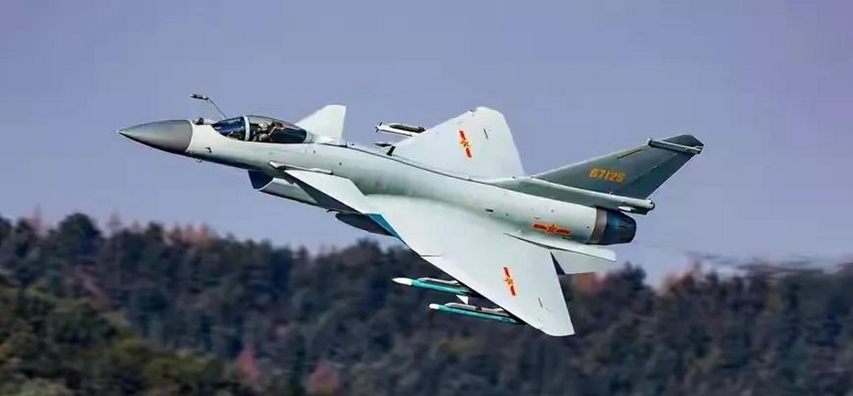 个人以为,这是很正常的事,歼十战斗机只是一种防空型的自卫性武器.