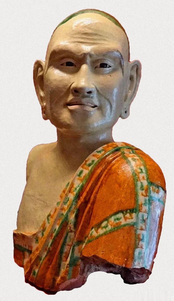 易县三彩罗汉 俄罗斯艾尔米塔什博物馆//藏