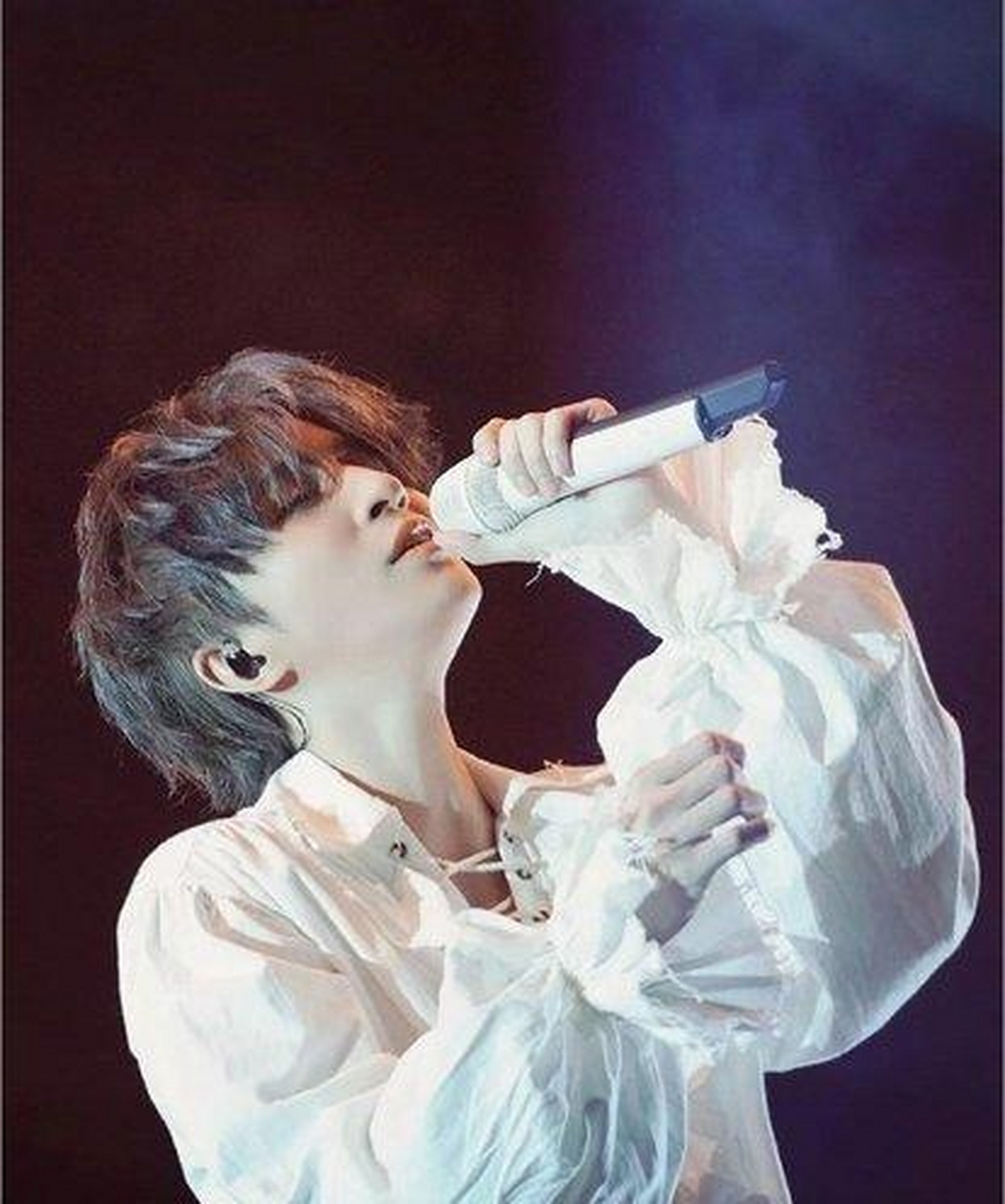 薛之谦(joker xue),1983年7月17日出生于上海,中国内地流行乐男歌手