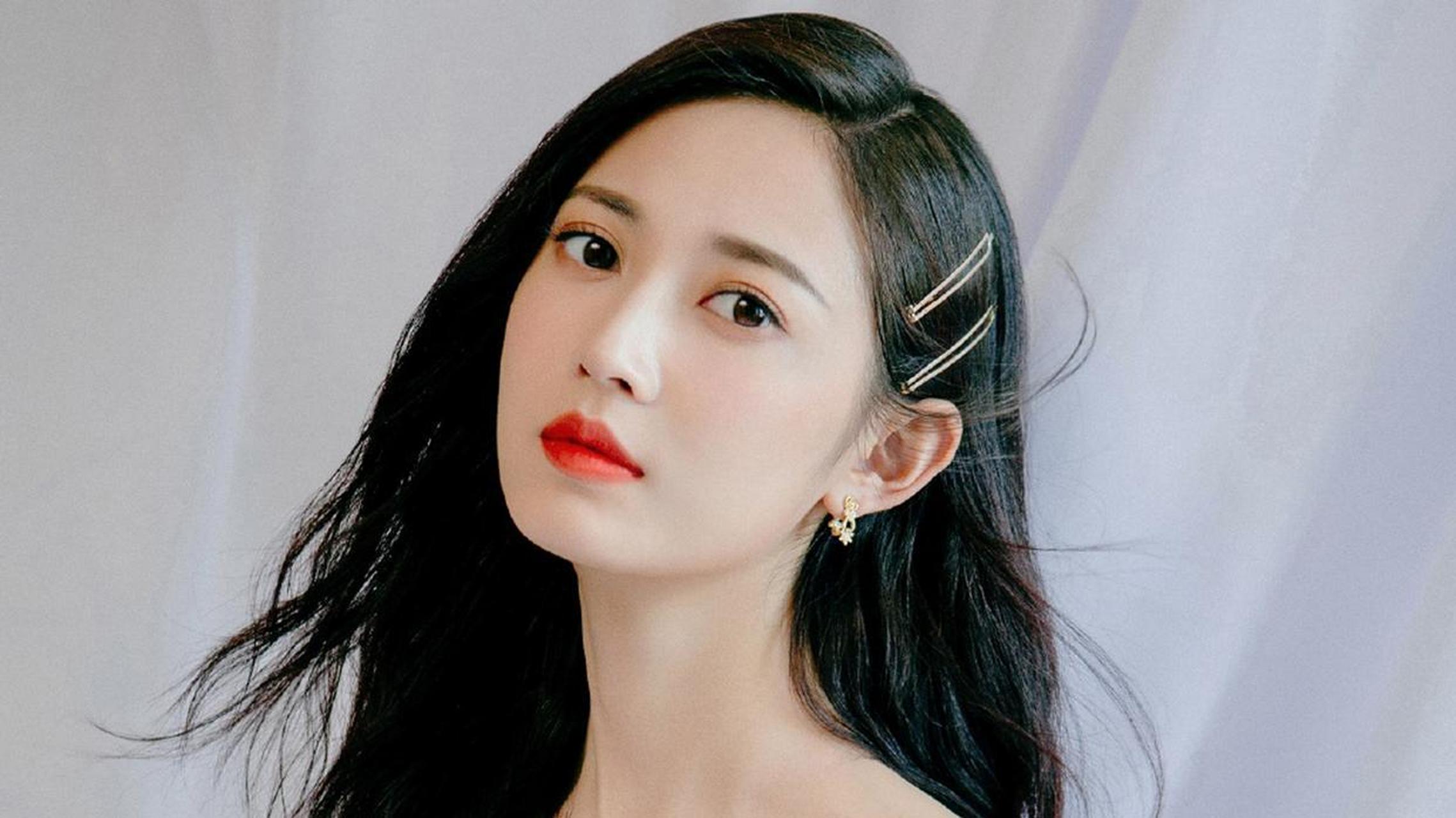 陈钰琪性感白裙写真