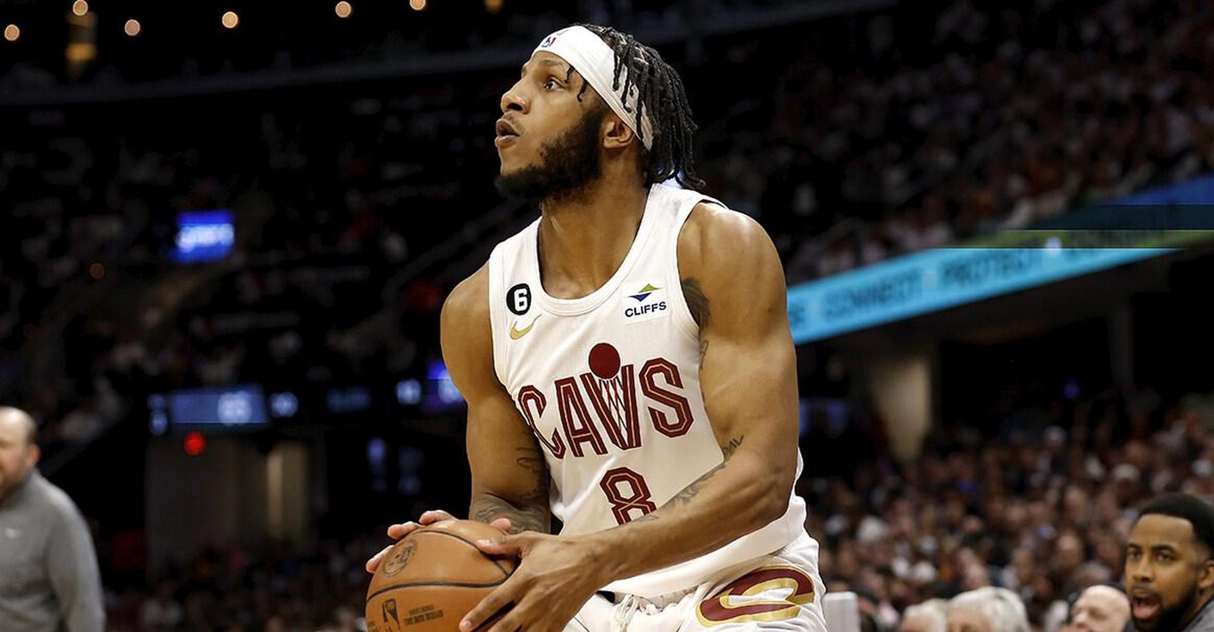 官宣:马刺已裁掉前锋拉马尔-史蒂文斯  北京时间7月18日,圣安东尼奥