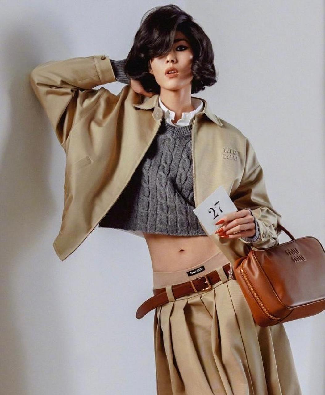 刘雯时尚芭莎三月刊封面人物 超模春夏开季,穿着prada黄裙登封,回溯