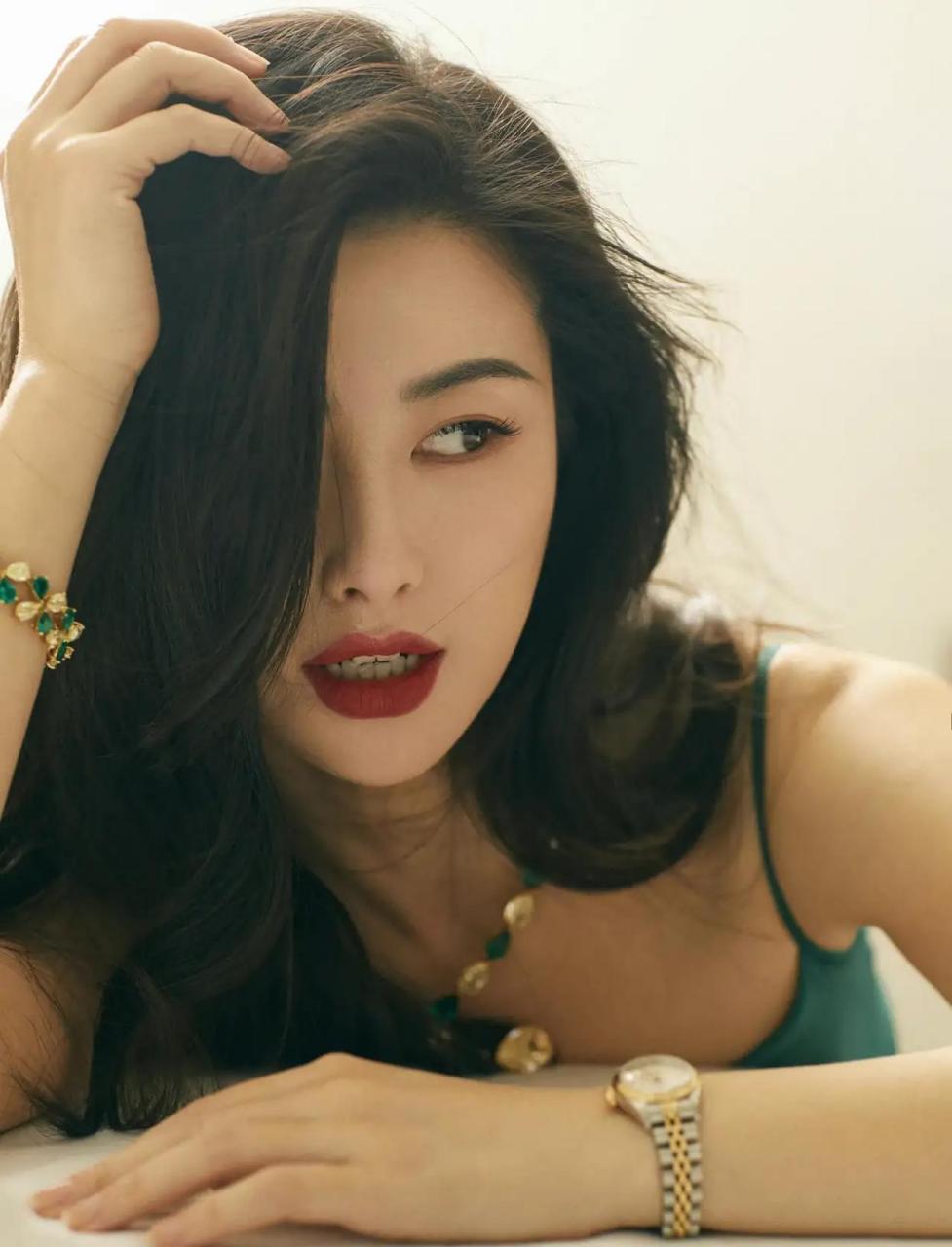 绝色佳人,性感靓丽的朱珠