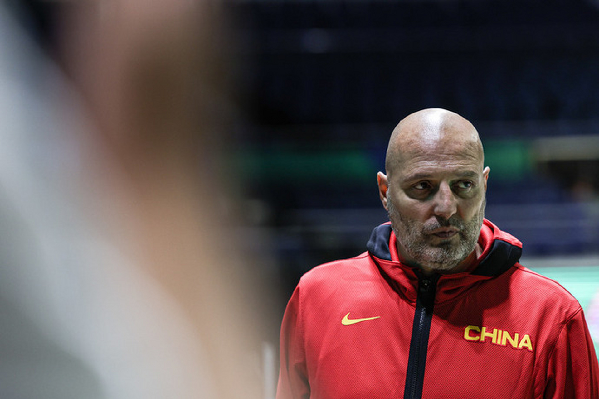 在今天的比赛结束后,乔尔杰维奇宣布自己将继续带领中国男篮参加