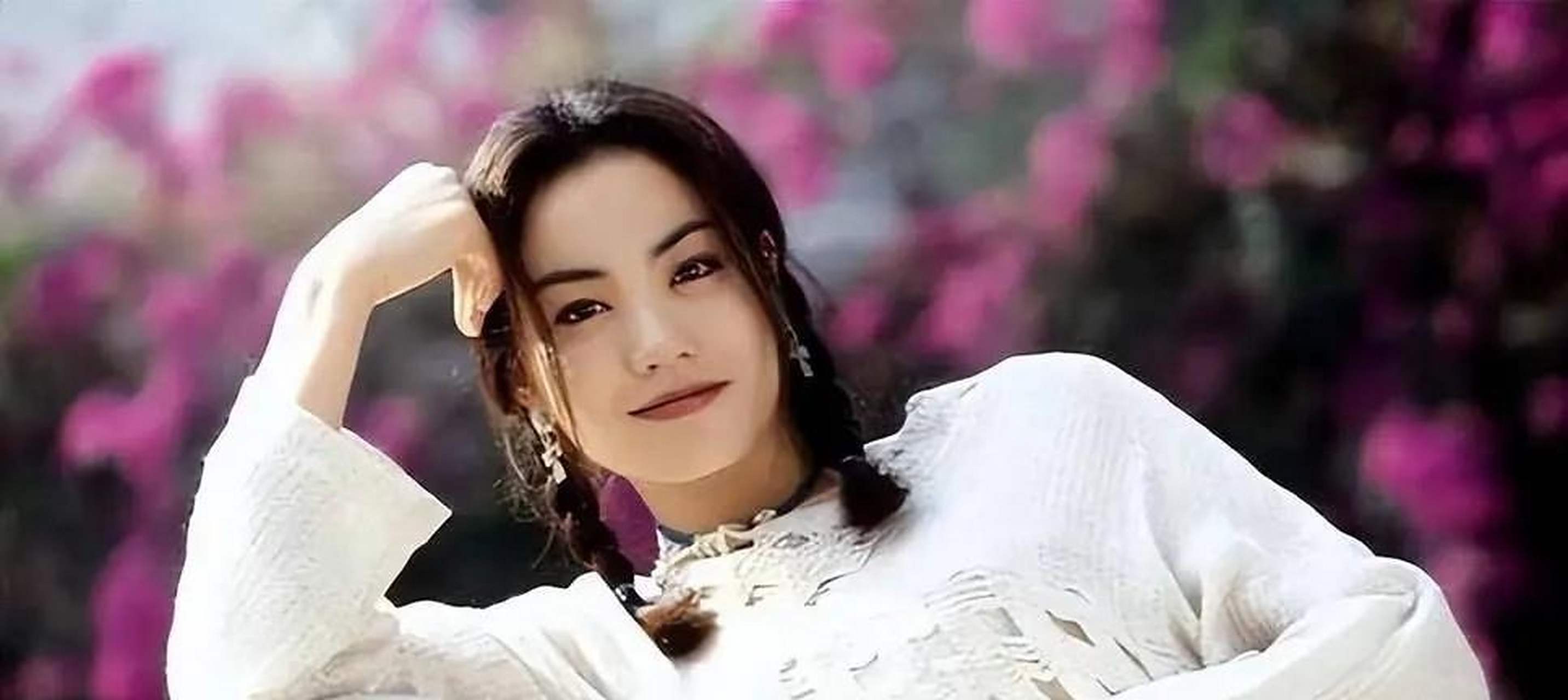 [太阳]一次,当王菲得知岳云鹏是自己的忠实粉丝后,托别人问他是否需要