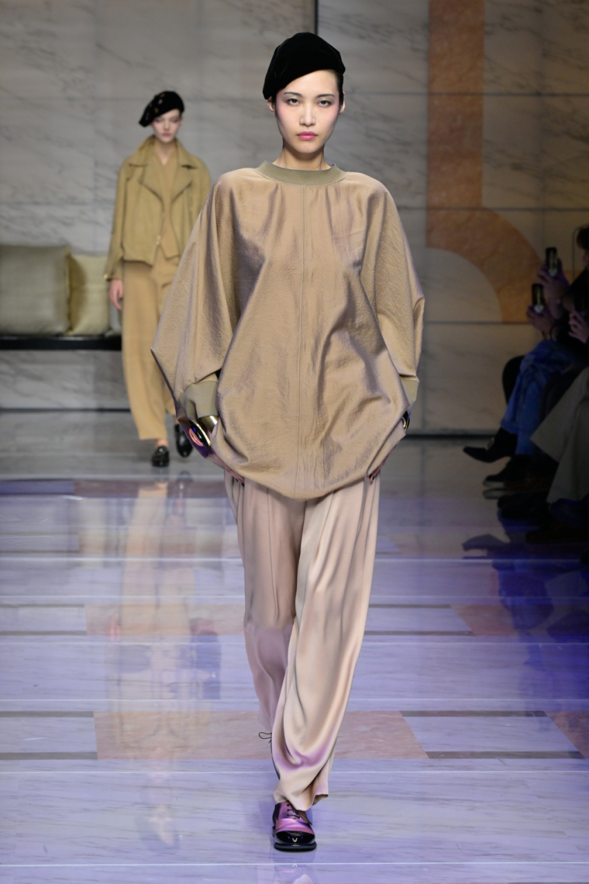 妮彩时尚趋势|giorgio-armani 2023米兰秋冬时装周新系列以中性色调为
