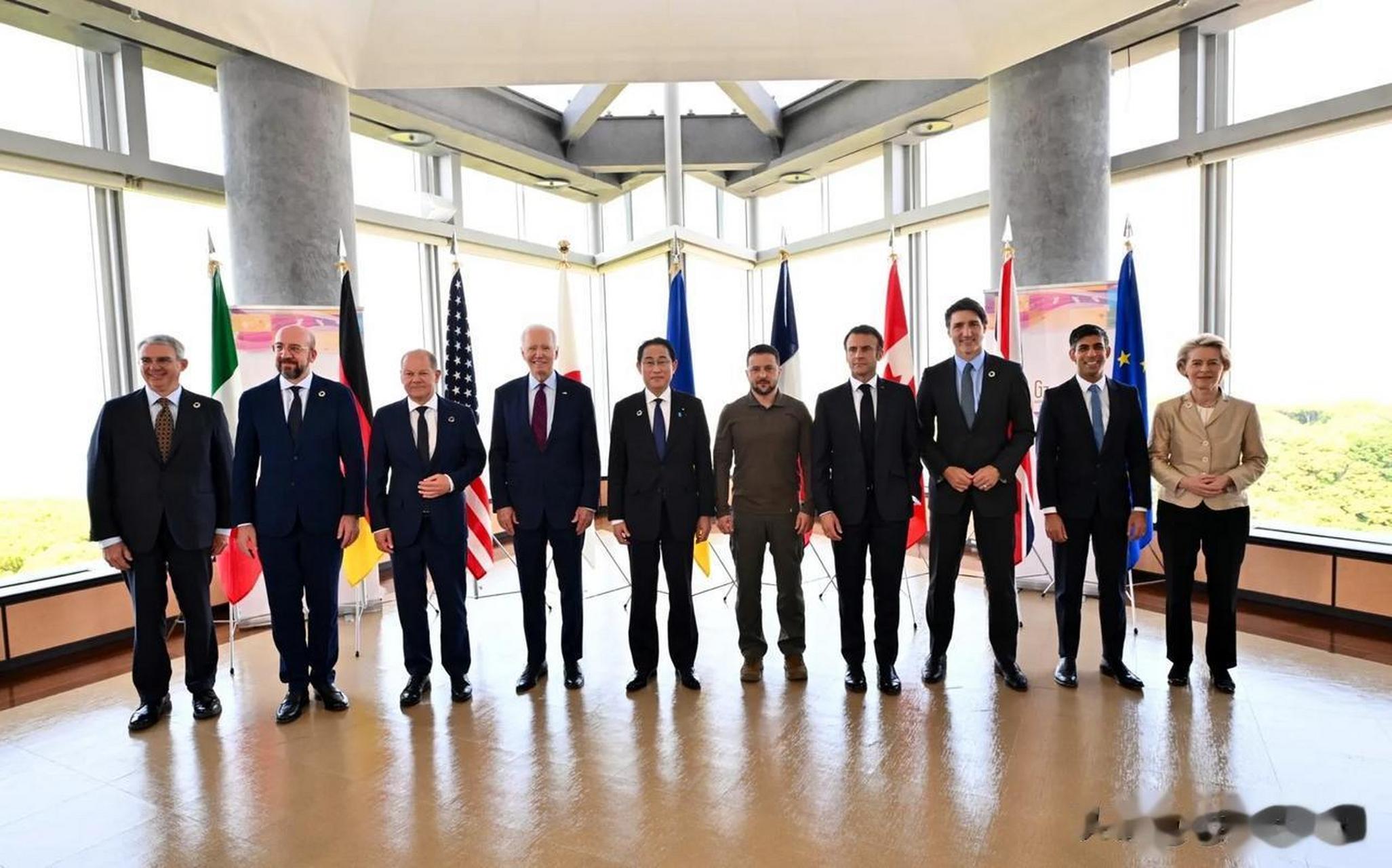 泽连斯基窜访日本广岛,g7又变回了g8 5月21日,泽连斯基刚结束完阿盟