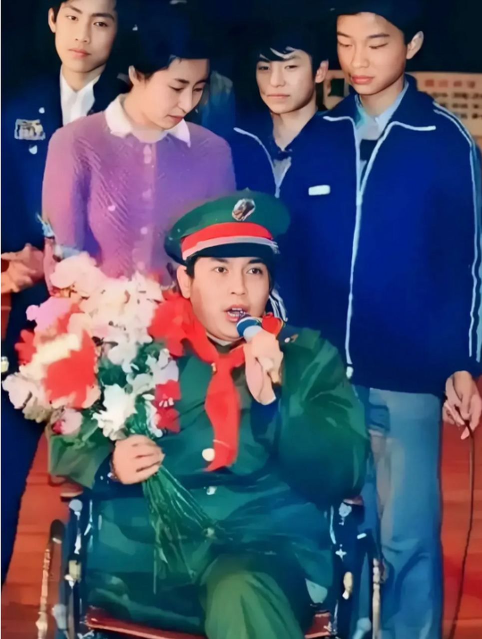 八十年代的"战斗英雄"徐良,他曾是那个时代稀有的大学生,却甘愿放弃
