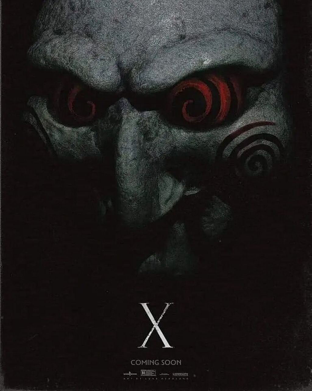 热门恐怖片系列新作《电锯惊魂10》发布剧照,竖锯回归,并宣布提档至9