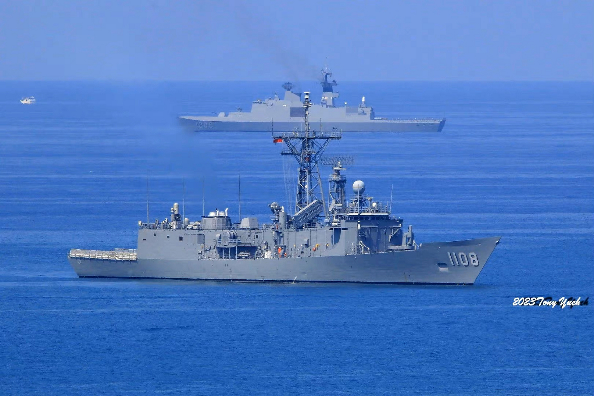 东南某省装备的班超舰和承德舰,前者是成功级导弹护卫舰,后者是康定级