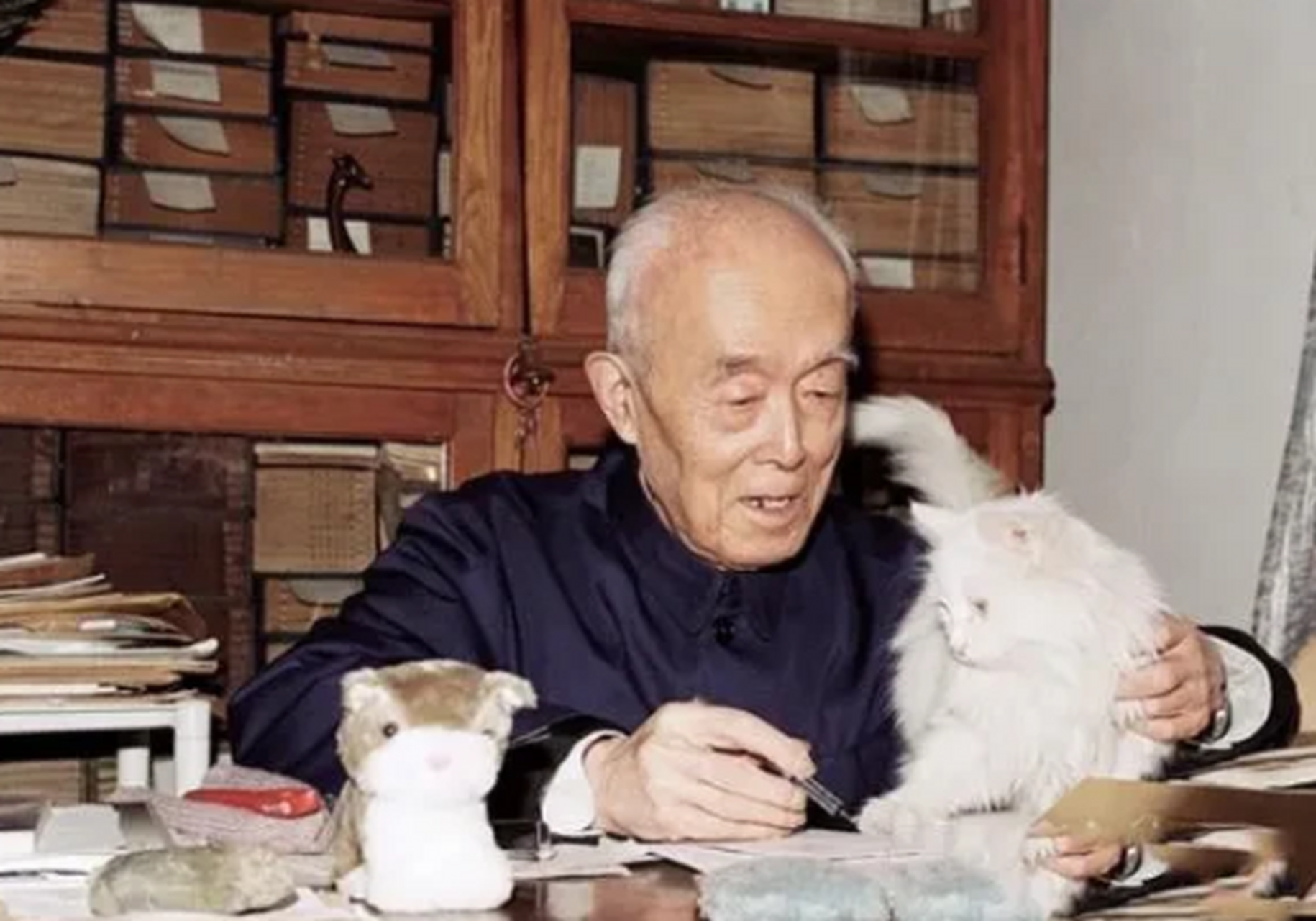 2004年,季羡林70岁的儿子季承,娶了30岁的保姆马晓琴,季羡林大发脾气