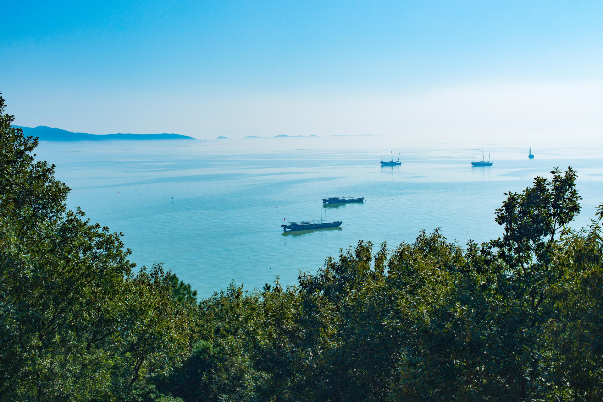 金庸笔下的洞庭西山,春光无限 苏州西山,在金庸先生的笔下,叫做洞庭
