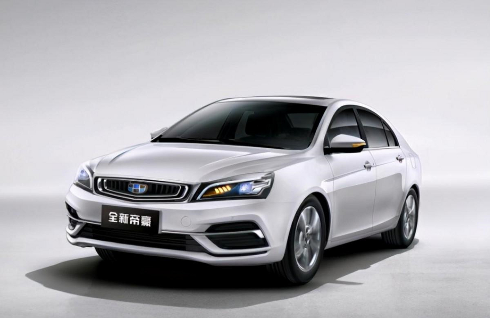 一,吉利帝豪 说到国民家轿,就不得不提到吉利帝豪了.