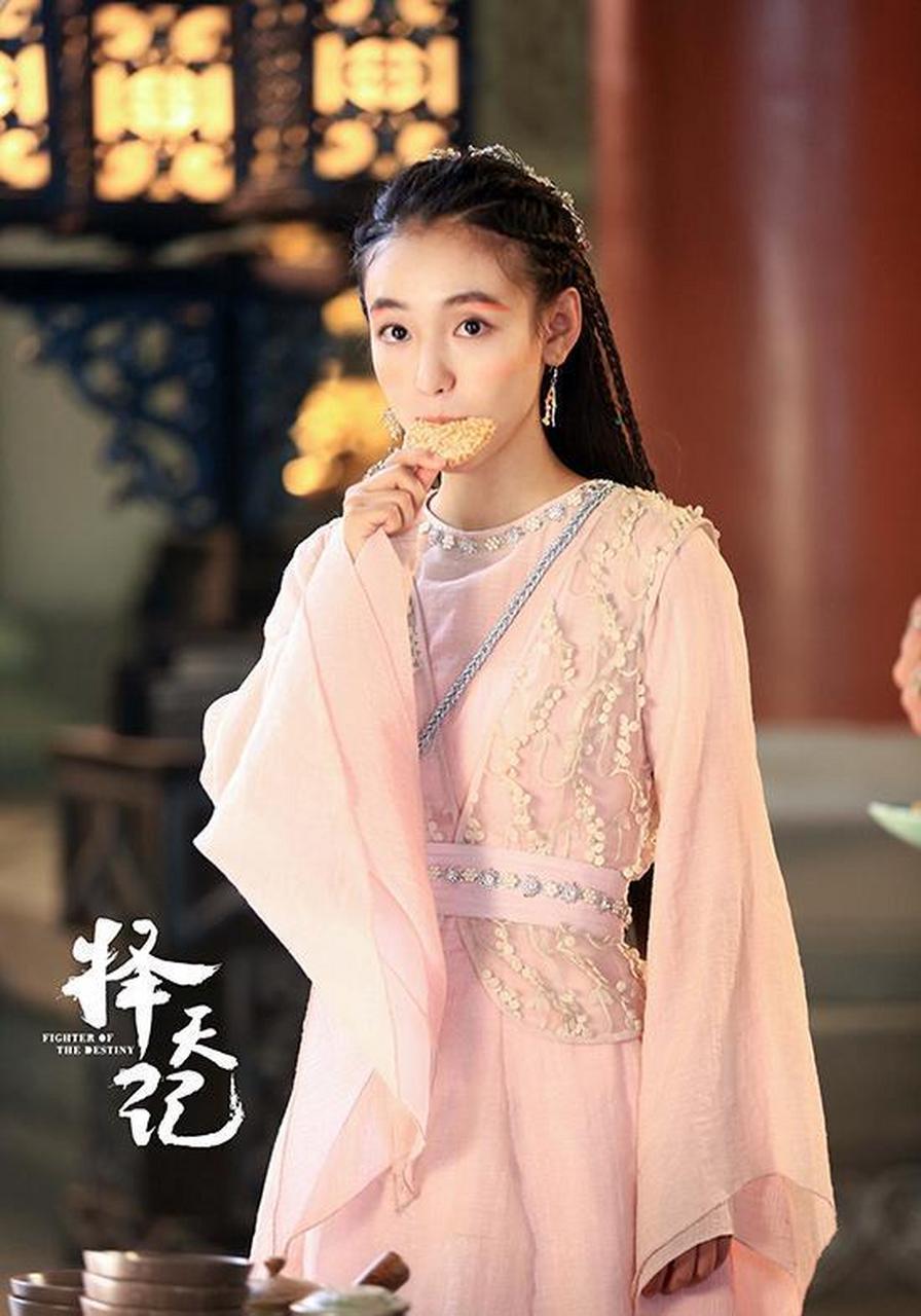 吴倩自嘲"老干部" 《择天记》冒险救长生