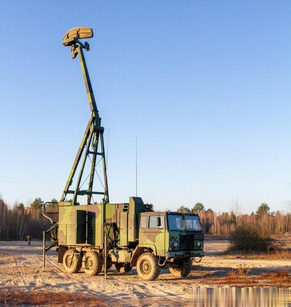瑞典向乌克兰提供了 ps-70(长颈鹿)雷达,可用于 l-70 博福斯 40 毫米