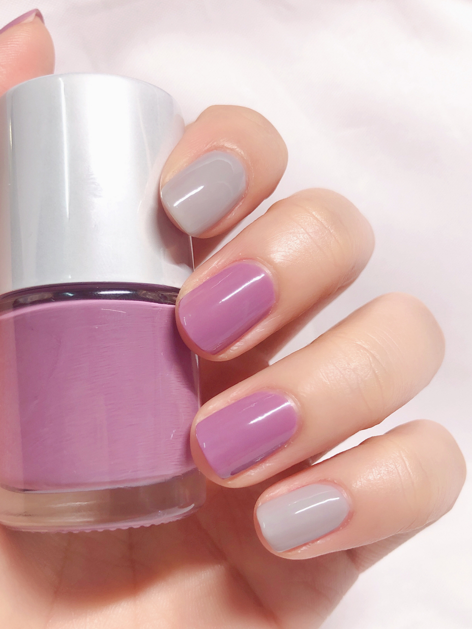 芭贝拉指甲油 n108尝尝紫薯 芋泥奶紫一层 n107 躲躲乌云 柔晕浅灰两