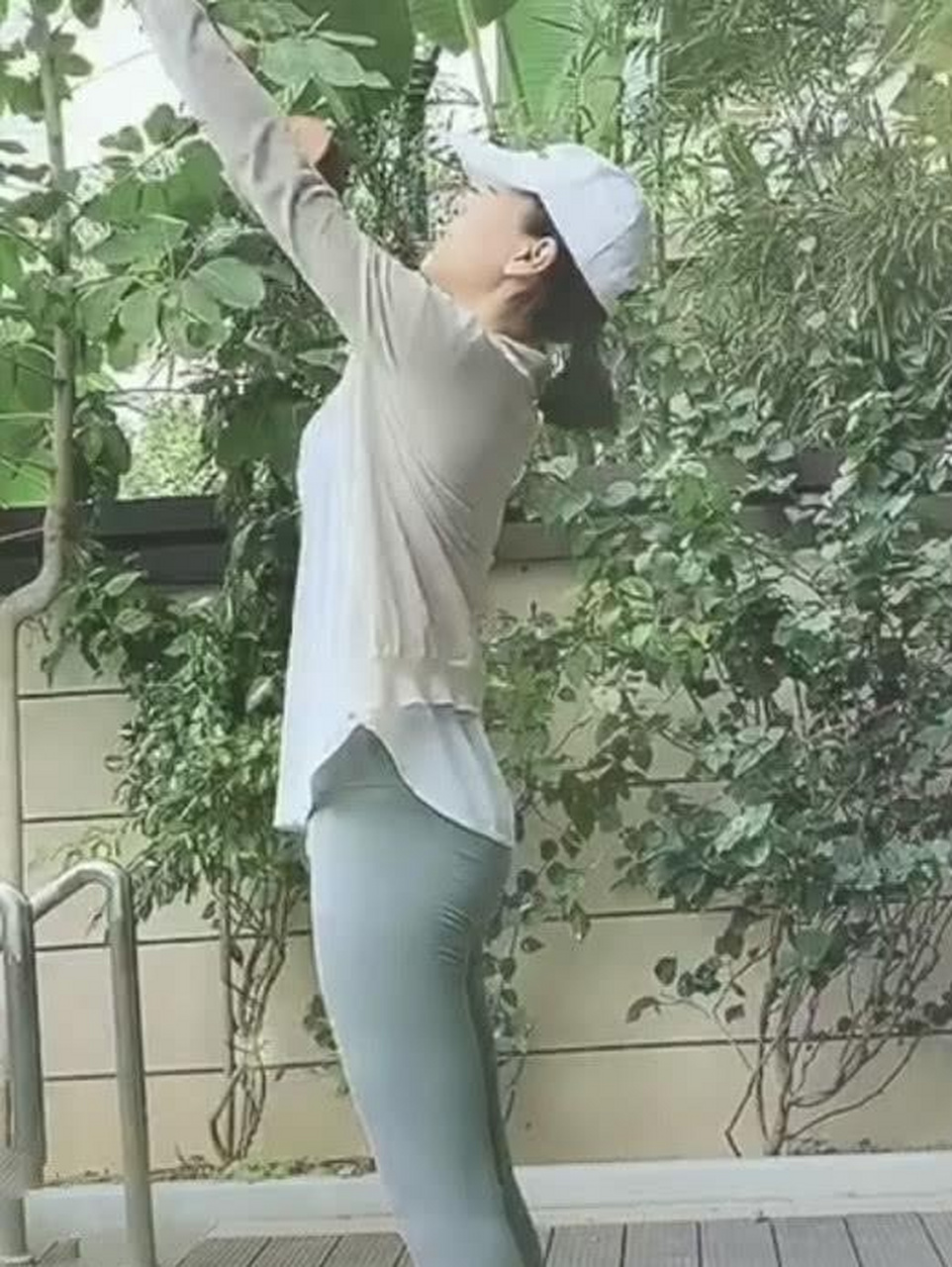 马苏也算是大众公认的健身达人了,所以私下马苏对于各种健身装的穿搭