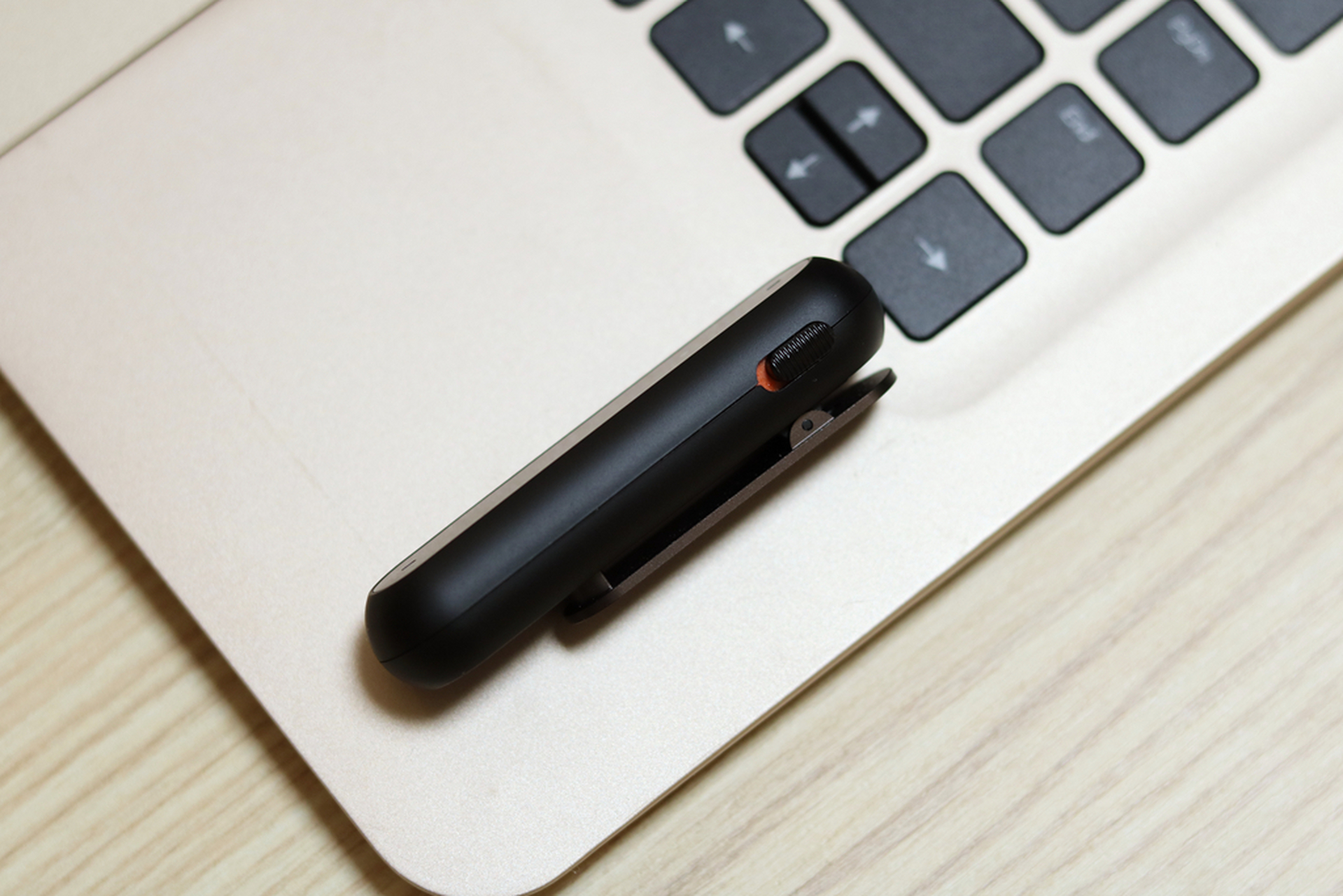 试试小米有品推出的墨案ai录音笔,它能让你更加快速高效的办公.