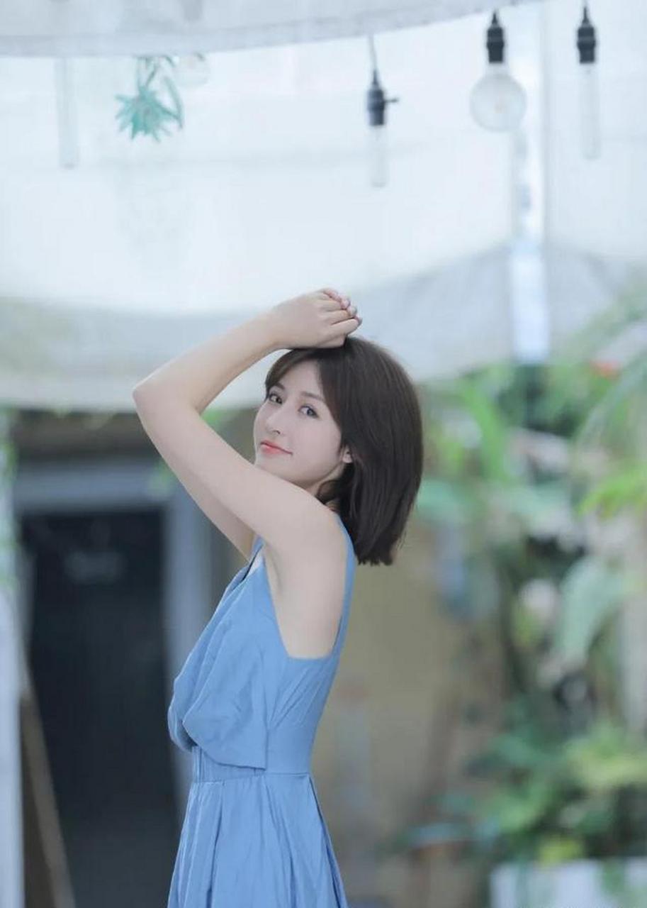 宅男女神长裙真空诱惑写真