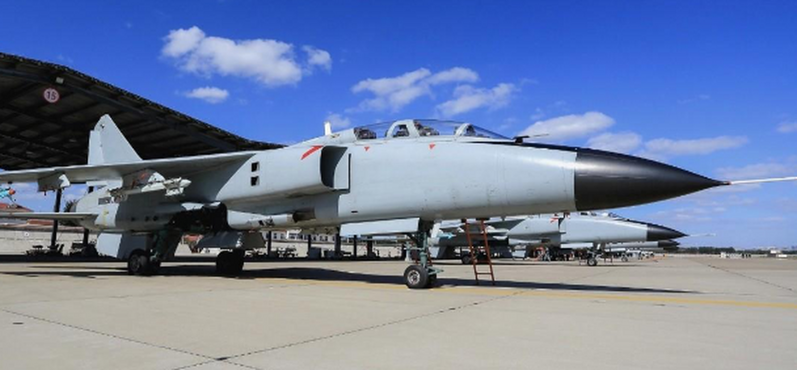 隐身版歼轰7方案下马,未来中方隐形对地打击战机,是哪款型号?