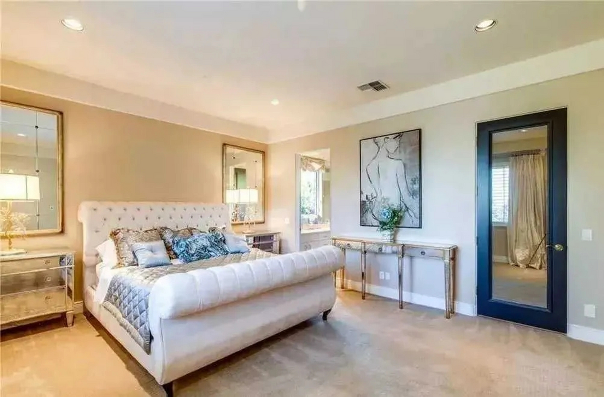 董卿美国800㎡豪宅曝光,双层别墅私家花园!