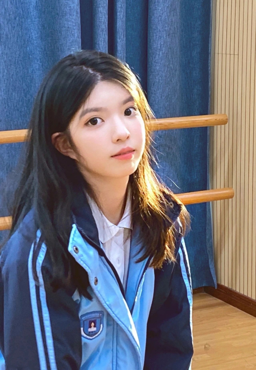 温职专清纯校花,神似章若楠,太让人心动了  温州市职业中等专业学校