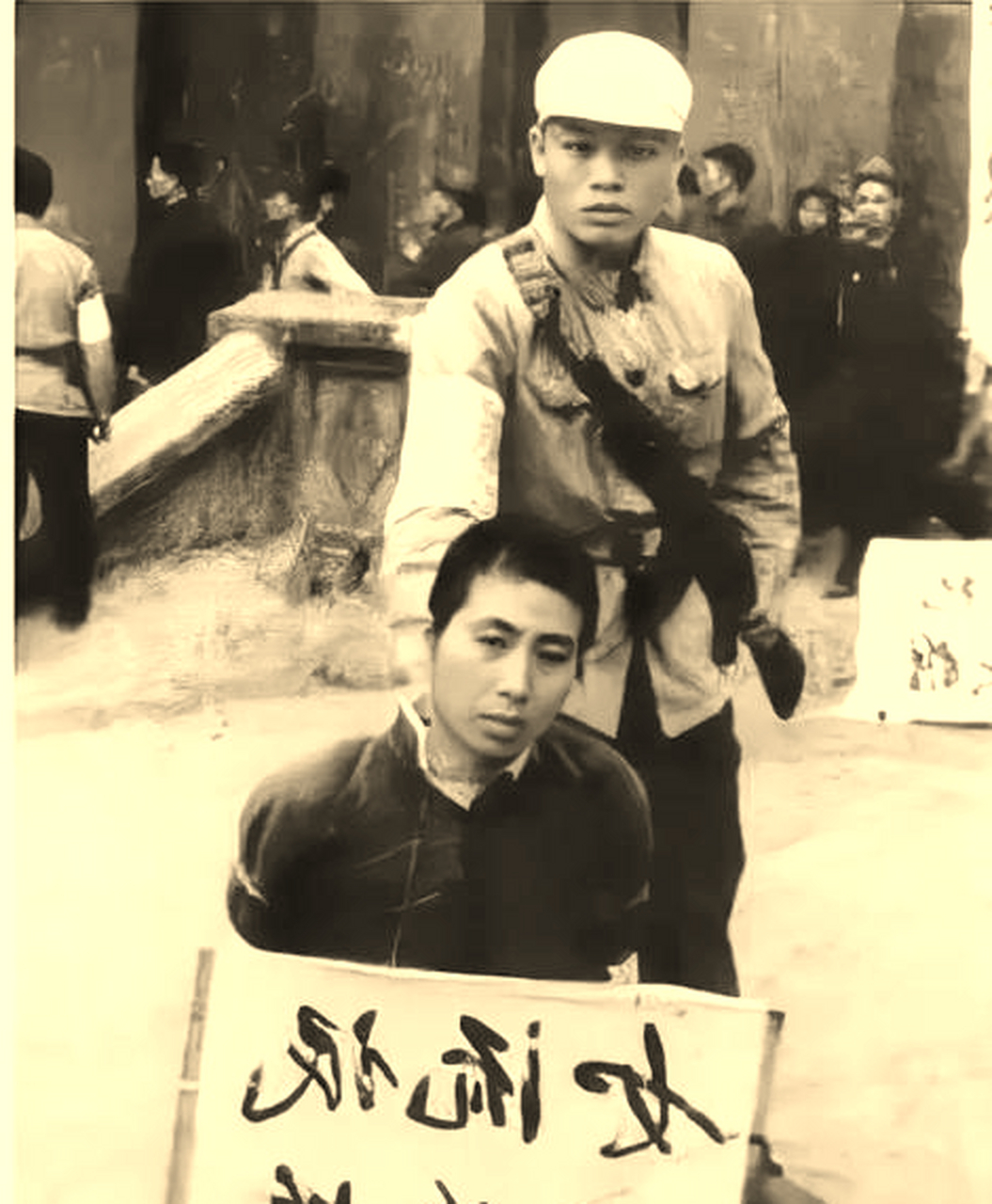 1967年,在山东青岛的一次公审大会上,一个犯女流氓罪行的女性被判了