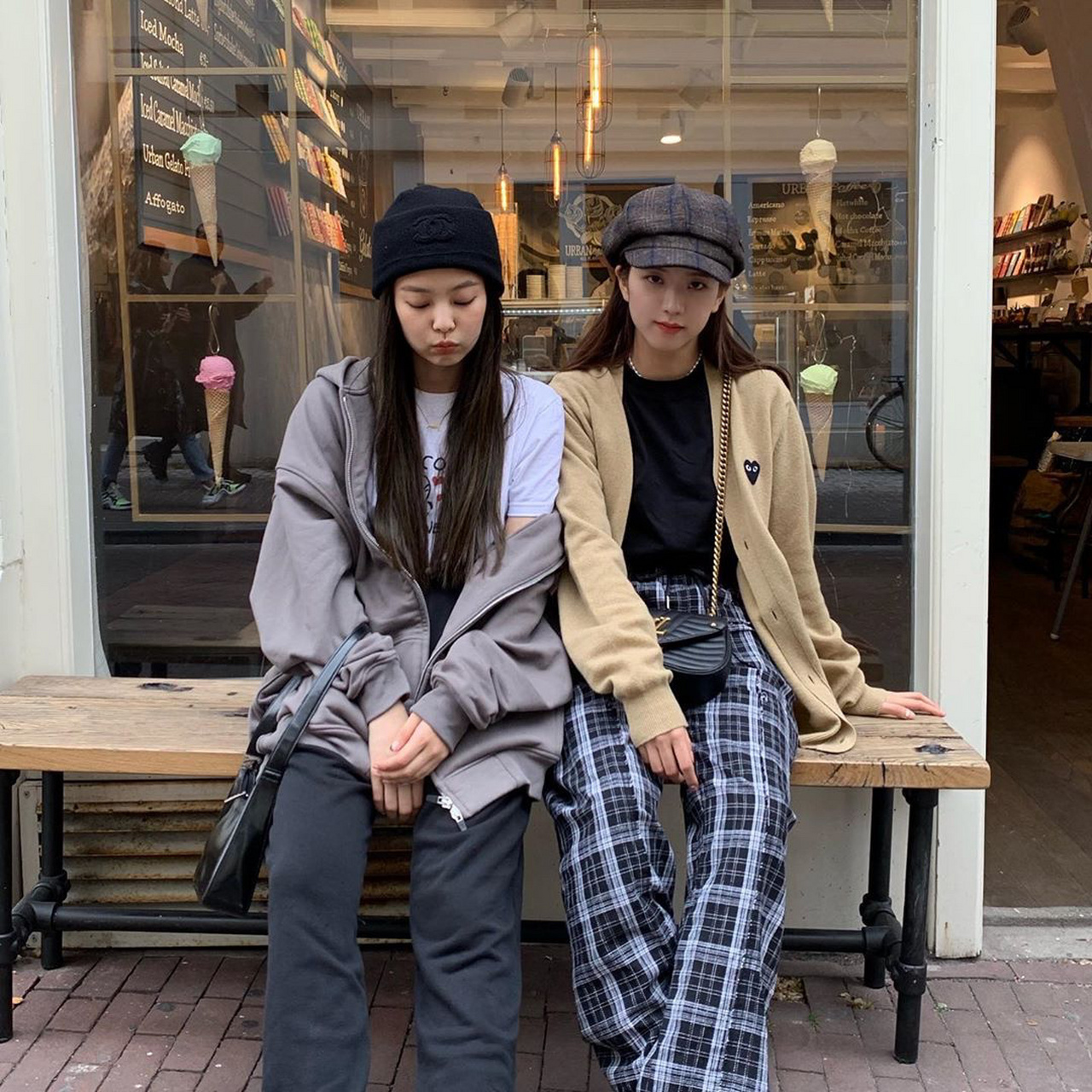 jennie私服穿搭 像旅行一样的工作 in9997 月亮发带是真爱.