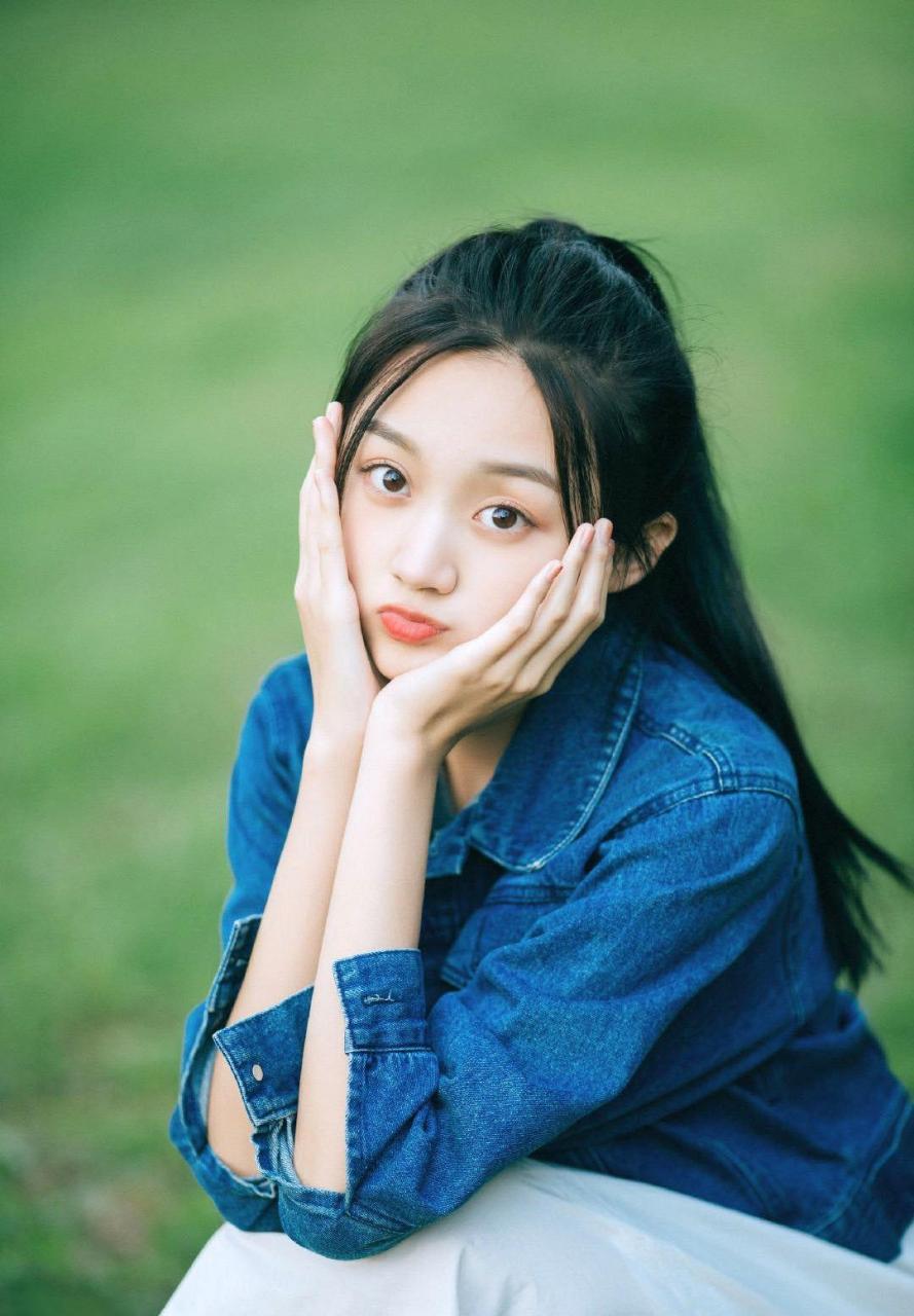 领动计划# 曲芷含,又一朵出自东北的小花,看这小嘴撅的脾气肯定杠杠