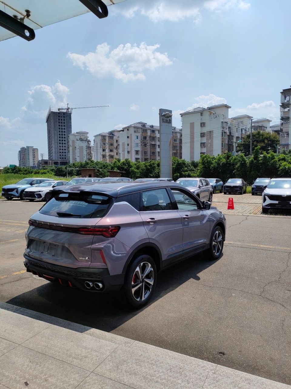 热擎版变色龙,落地价10.08万,送一箱油! 这个价格怎么样呀?