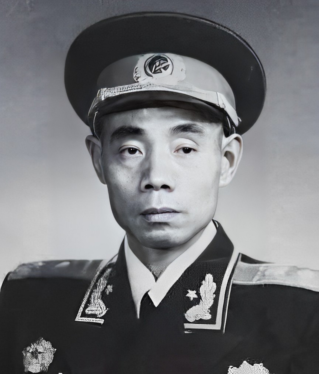 1935年,12岁的王扶之离家参军,参加了抗日战争和解放战争,18年没有