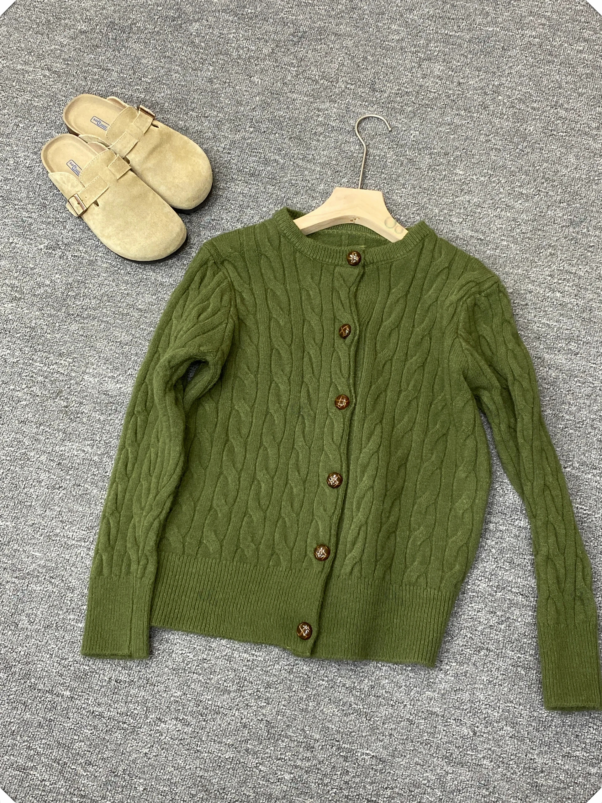 啊啊啊真的有被这件绿色毛衣惊艳到!