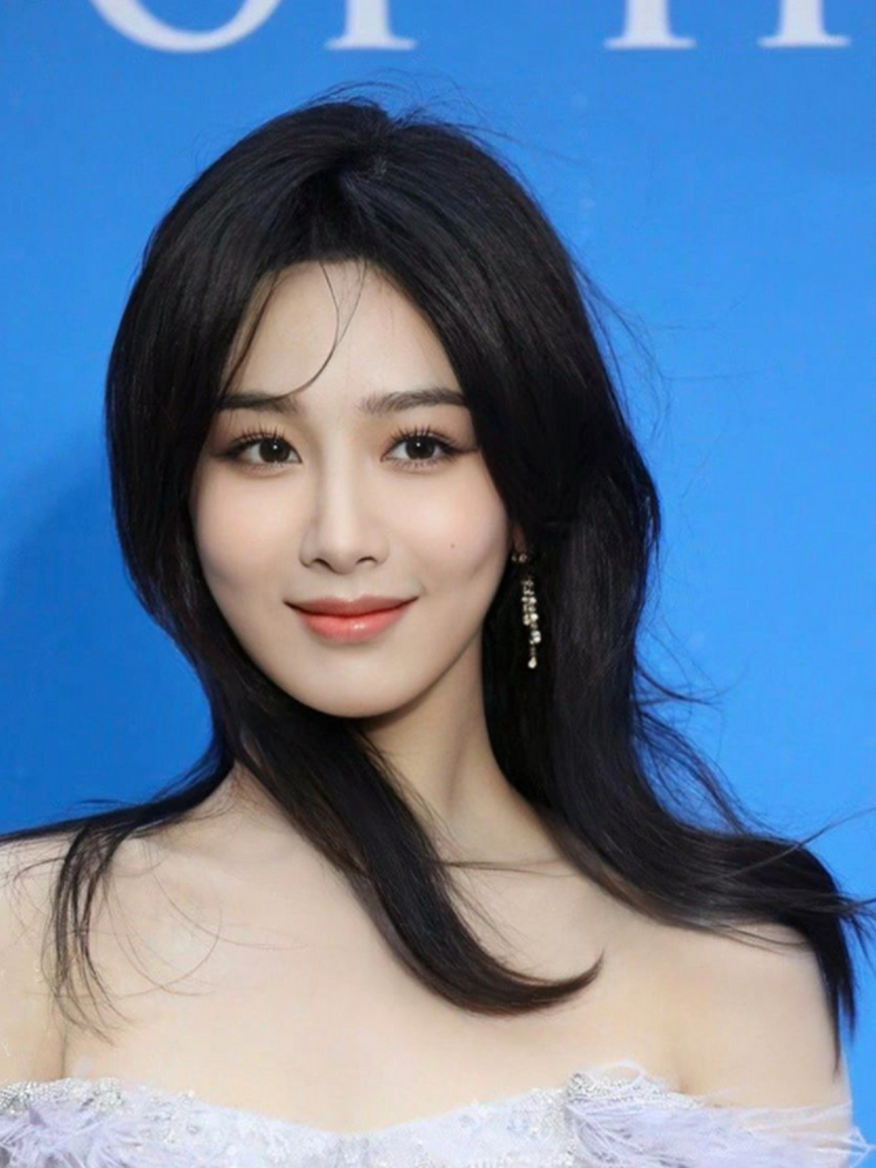 杨紫p图前p图后,除了法令纹其他没啥差距